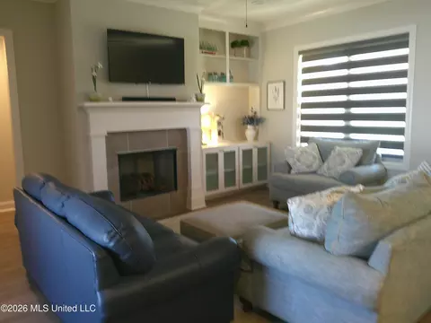 Living - 107 Catherine Blvd, Clinton, MS 39056 photo 1 of 2