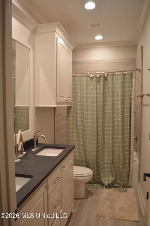Bath - 107 Catherine Blvd, Clinton, MS 39056 photo 8 of 9