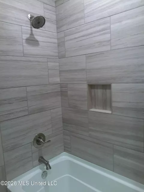 Bath - 107 Catherine Blvd, Clinton, MS 39056 photo 9 of 9