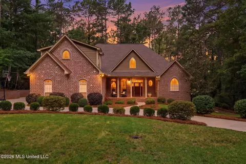 97 Crystal Crk, Hattiesburg, MS 39402