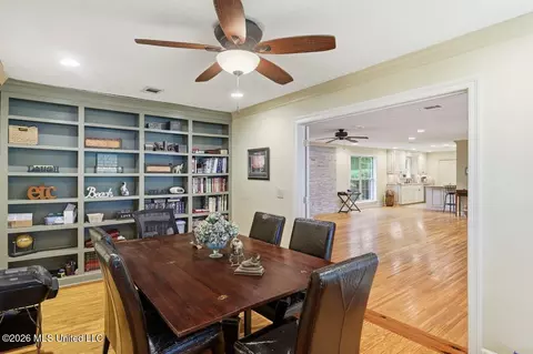 Dining - 137 Lakeview Dr, Madison, MS 39110 photo 1 of 2