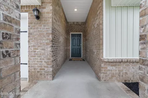 1004 Enclave Cir, Long Beach, MS 39560