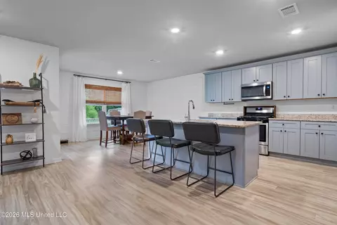 Kitchen - 1004 Enclave Cir, Long Beach, MS 39560 photo 2 of 2