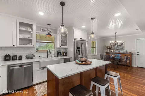 Kitchen - 1329 Grantham Rd, Sumrall, MS 39482 photo 2 of 3
