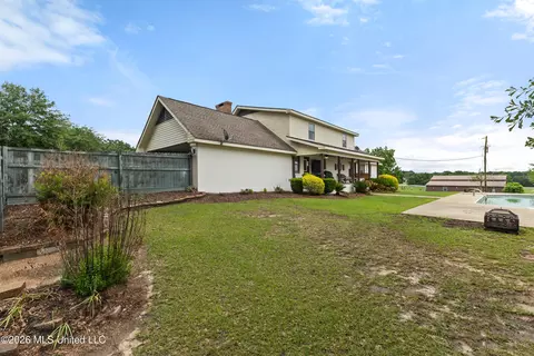 Exterior - 1329 Grantham Rd, Sumrall, MS 39482 photo 9 of 16