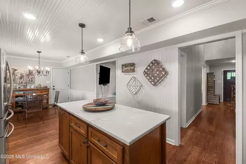 Entry Way - 1329 Grantham Rd, Sumrall, MS 39482 photo 3 of 5