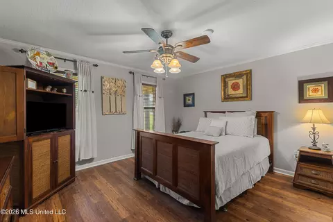 Bedroom - 1329 Grantham Rd, Sumrall, MS 39482 photo 4 of 9