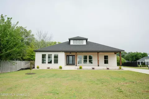 1416 E Beach Blvd, Gulfport, MS 39501