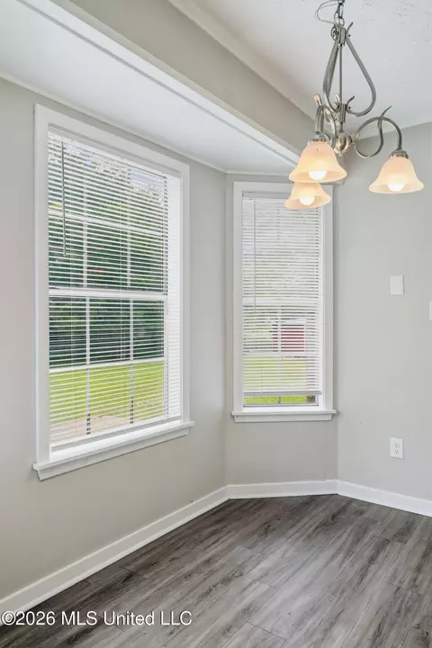 Dining - 110 Dickson Dr, Brandon, MS 39042 photo 1 of 2