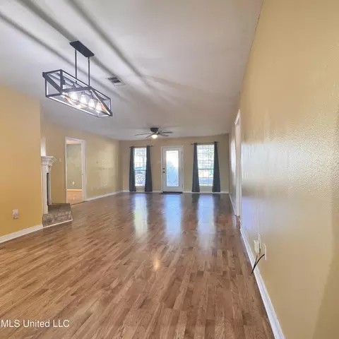 Living - 7828 Koko Pl, Diamondhead, MS 39525 photo 2 of 3