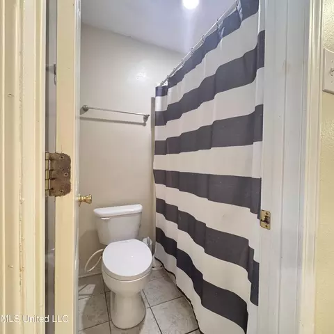 Bath - 7828 Koko Pl, Diamondhead, MS 39525 photo 3 of 3