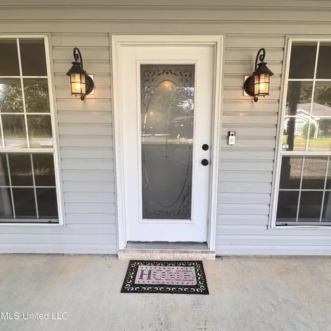 Exterior - 7828 Koko Pl, Diamondhead, MS 39525 photo 7 of 9