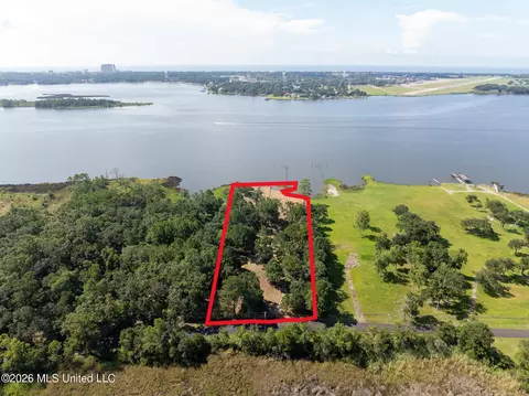 10232 Goodman Rd, D'iberville, MS 39540