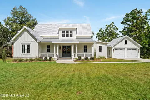 16 Bent Pebble Pt, Lumberton, MS 39455