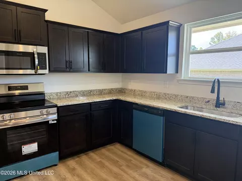 Kitchen - 8823 Jackson Ln, Olive Branch, MS 38654 photo 1 of 3