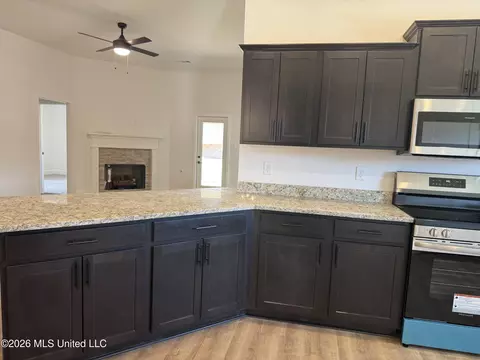 Kitchen - 8823 Jackson Ln, Olive Branch, MS 38654 photo 3 of 3