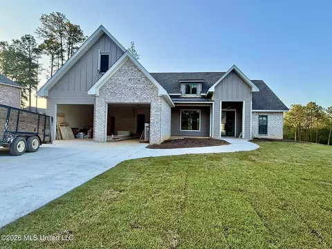 124 Brookhollow, Hattiesburg, MS 39402