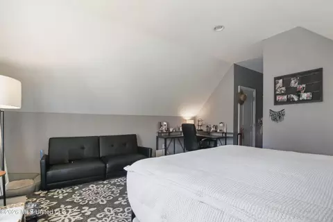 Bedroom - 15548 Dobson Rd, Biloxi, MS 39532 photo 5 of 11