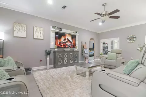 Entry Way - 15548 Dobson Rd, Biloxi, MS 39532 photo 3 of 4