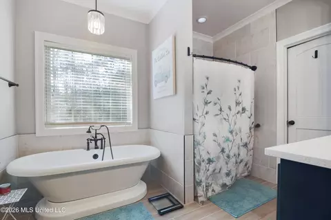 Bath - 15548 Dobson Rd, Biloxi, MS 39532 photo 3 of 4