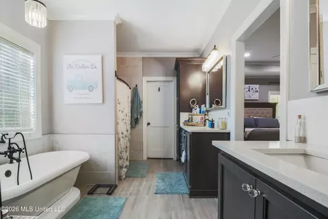 Bath - 15548 Dobson Rd, Biloxi, MS 39532 photo 2 of 4