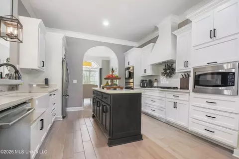 Kitchen - 15548 Dobson Rd, Biloxi, MS 39532 photo 2 of 3