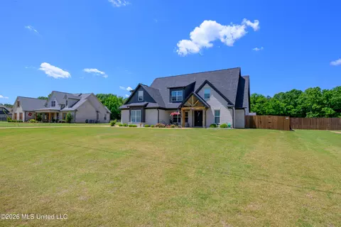 Exterior - 4325 Jenny Ln, Hernando, MS 38632 photo 3 of 8