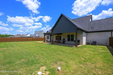 Exterior - 4325 Jenny Ln, Hernando, MS 38632 photo 7 of 8