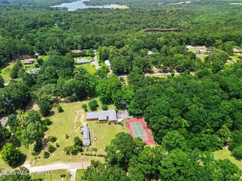 View/Area - 810 E College Ave, Wiggins, MS 39577 photo 1 of 2