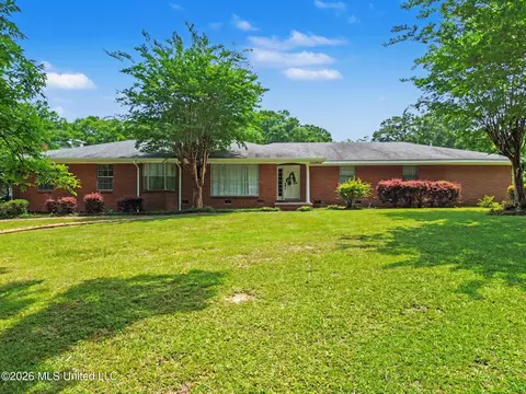 810 E College Ave, Wiggins, MS 39577