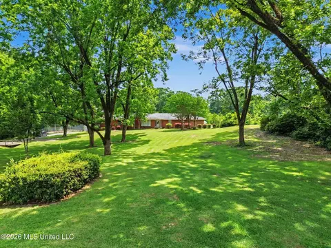 Exterior - 810 E College Ave, Wiggins, MS 39577 photo 4 of 6