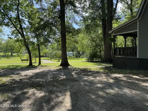 Exterior - 128 SE Jones St, Flora, MS 39071 photo 10 of 11