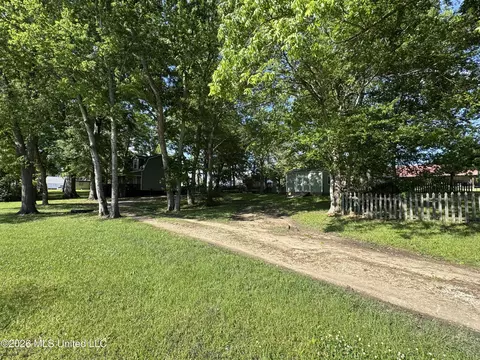 Exterior - 128 SE Jones St, Flora, MS 39071 photo 2 of 11