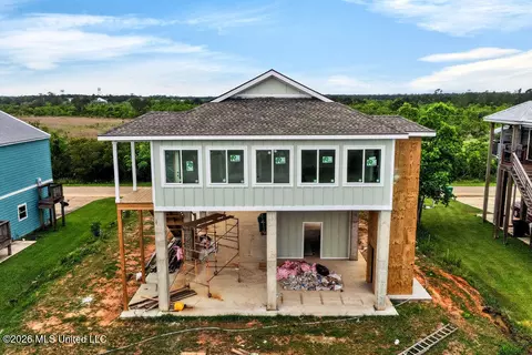 11041 Bay Cove Dr, Bay Saint Louis, MS 39520