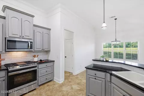 Kitchen - 306 Cedar Stone Ct, Florence, MS 39073 photo 4 of 5