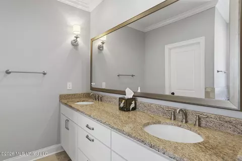 Bath - 40 Savannah Cir, Brandon, MS 39047 photo 3 of 5