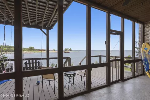 Exterior - 40 Savannah Cir, Brandon, MS 39047 photo 6 of 7