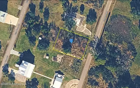 122 Dogwood Rd, Bay Saint Louis, MS 39520