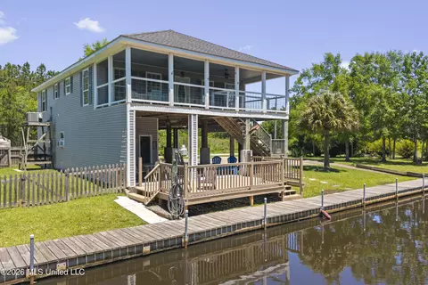 4229 21st Ave, Bay Saint Louis, MS 39520