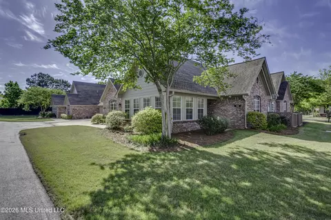 501 Charmant Pl, Ridgeland, MS 39157