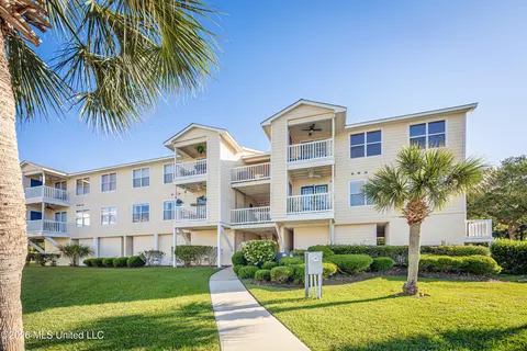 2421 Beachview Dr #C1, Ocean Springs, MS 39564