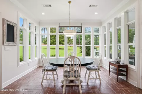 Dining - 100 City Limits Rd, Brandon, MS 39042 photo 6 of 6