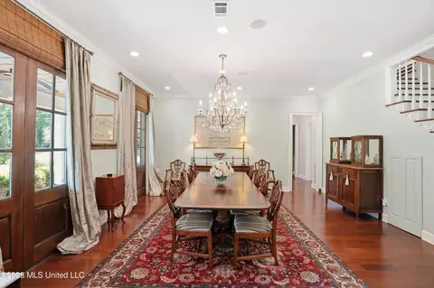 Dining - 100 City Limits Rd, Brandon, MS 39042 photo 2 of 6