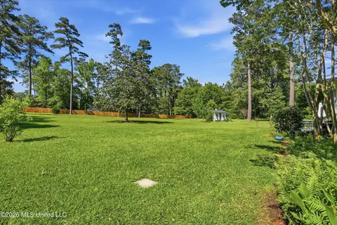 Exterior - 100 City Limits Rd, Brandon, MS 39042 photo 7 of 10