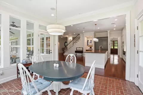 Dining - 100 City Limits Rd, Brandon, MS 39042 photo 5 of 6