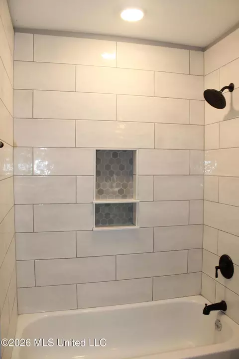 Bath - 461 Roberts Rd # B, Canton, MS 39046 photo 3 of 6