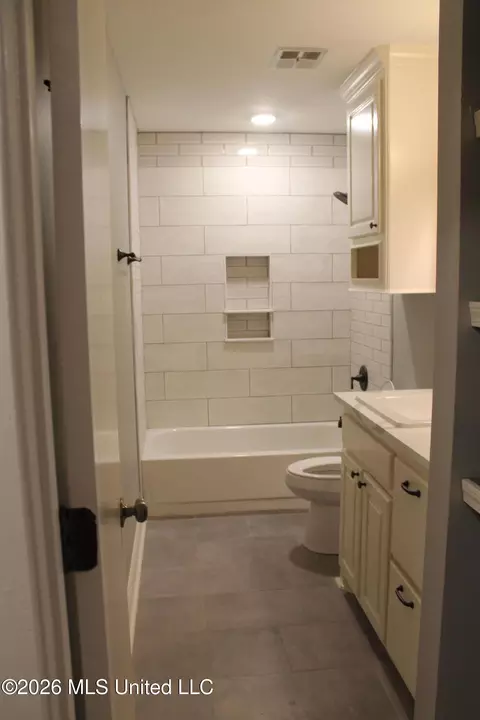 Bath - 461 Roberts Rd # B, Canton, MS 39046 photo 2 of 6
