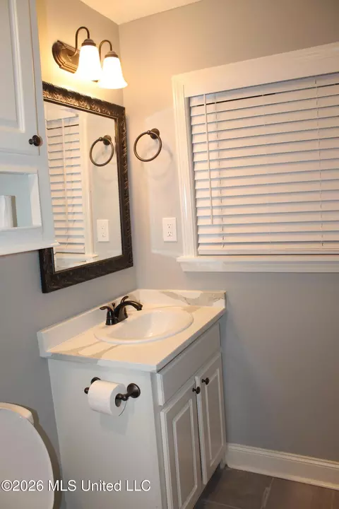 Bath - 461 Roberts Rd # B, Canton, MS 39046 photo 6 of 6