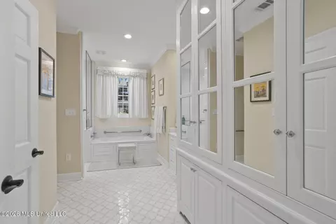 Bath - 2086 Culleywood Rd, Jackson, MS 39211 photo 12 of 16