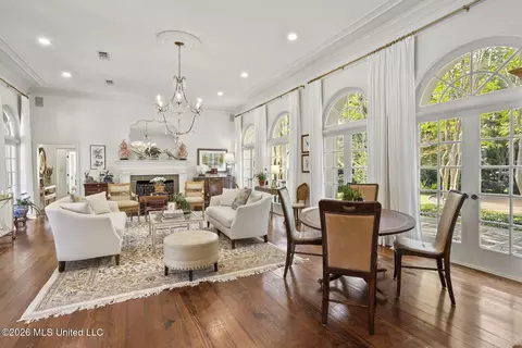 Living - 2086 Culleywood Rd, Jackson, MS 39211 photo 1 of 8